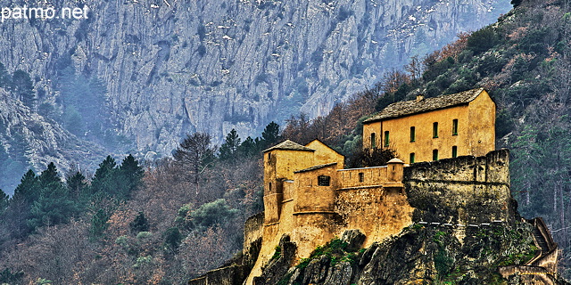 Photo de la citadelle de Corte en Haute Corse
