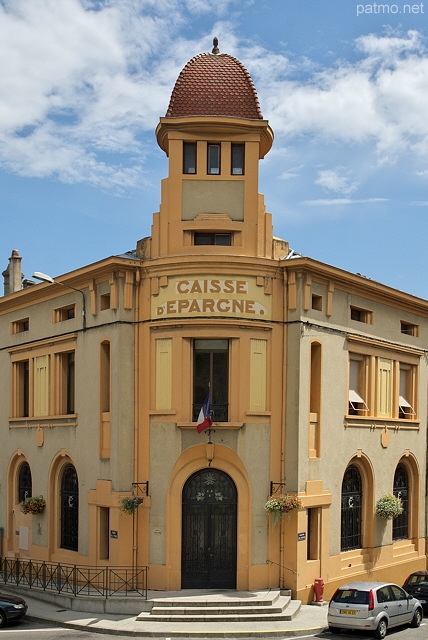 Photographie du bâtiment de la Caisse d'Epargne à Tournon sur Rhône