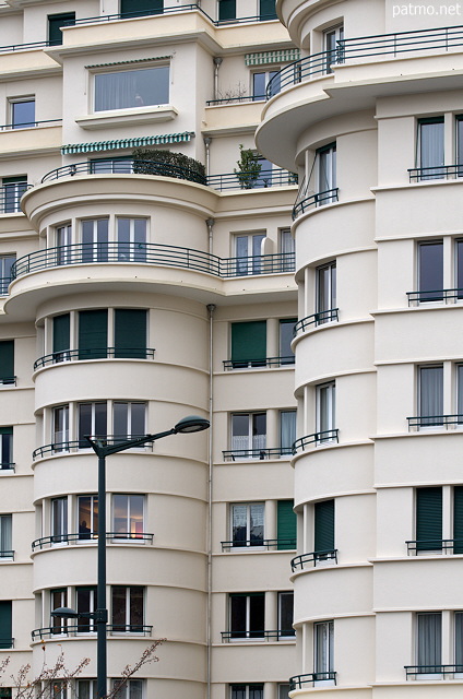 Photo d'une façade d'immeuble à Annecy
