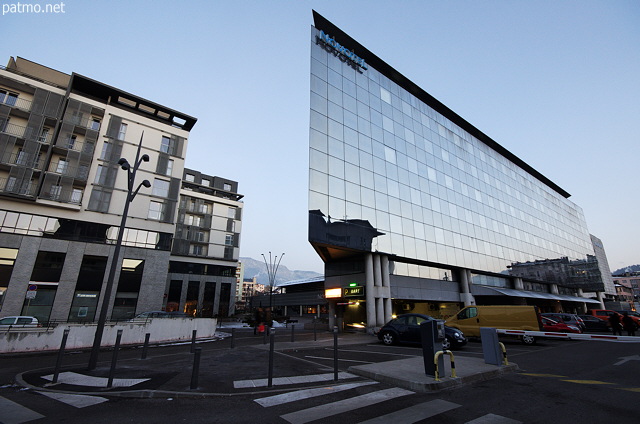 Image of the Novotel hotel around the train station in Annecy