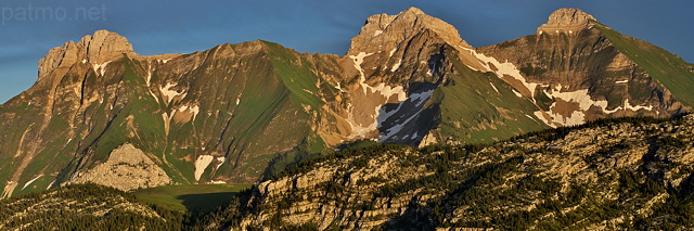 Image de la Pointe du Midi, de la Pointe Blanche et du Pic du Jalouvre dans le Massif des Bornes