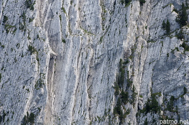 Image des falaises de la montagne du Bargy