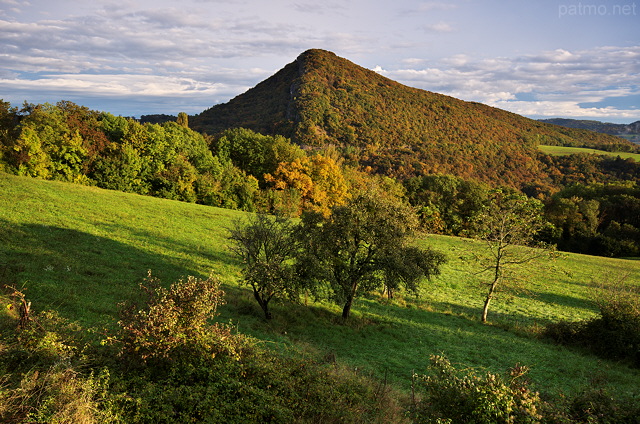 Photographie de la campagne de Haute Savoie en automne