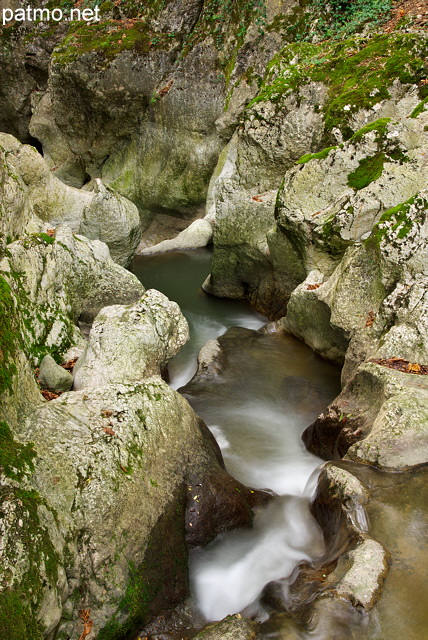 Photo des marmites de géant dans la rivière du Fornant près de Chaumont en Haute Savoie