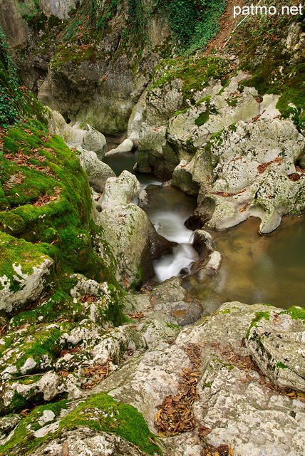 Photographie du canyon et des marmites de géant dans la rivière du Fornant à Chaumont en Haute Savoie