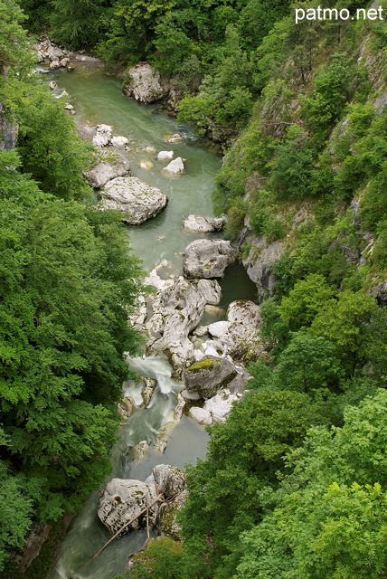Image de la rivière du Chéran sous le Pont de l'Abîme en Haute Savoie