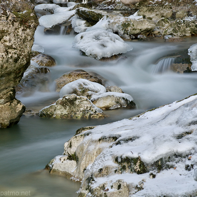 Image de glaçons dans la rivière du Fornant pendant l'hiver 2012