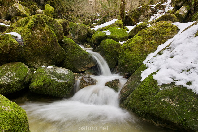 Photo de cascades de fin d'hiver dans les ruisseaux de Septmoncel - Jura