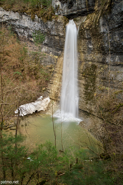 Photo de la cascade de la Queue de l'Ane dans le Jura