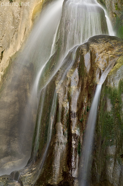Photo de la  partie inférieure de la cascade de Barbannaz