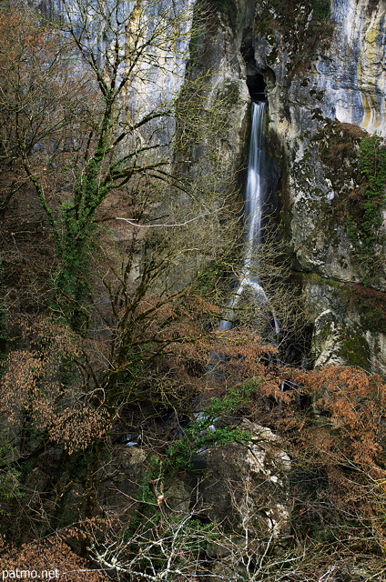 Photo de la cascade de Barbennaz en hiver