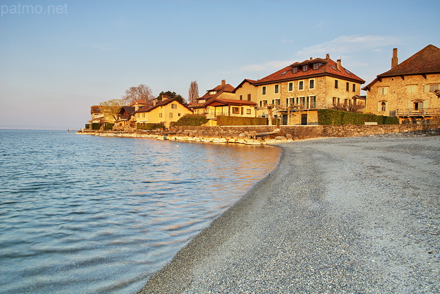 Photo of a beach and beautiful houses in Nernier on Geneva lake