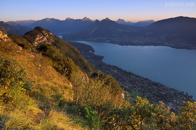 Image d'une fin d'aprs midi sur les montagnes autour du lac d'Annecy