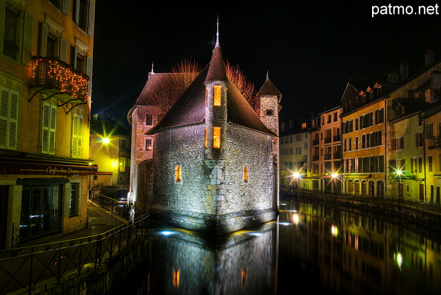 Photograph of Palais de l'Isle at night in Annecy