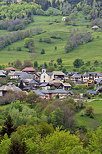 Photo du village de Bellecombe dans les montagnes du Massif des Bauges