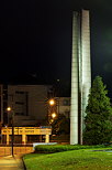 Photographie d'Annecy la nuit devant les Galeries Lafayette