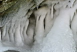 Image de stalactites de glace dans le torrent du Fornant pendant l'hiver 2012