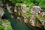 Photo de la rivière de la Valserine serpentant à travers le calcaire érodé