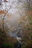 Image du canyon de Barbennaz dans le brouillard