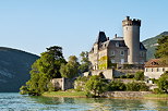 Photographie du château de Duingt au bord du lac d'Annecy