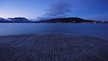 Photo du lac d'Annecy à l'aube en automne